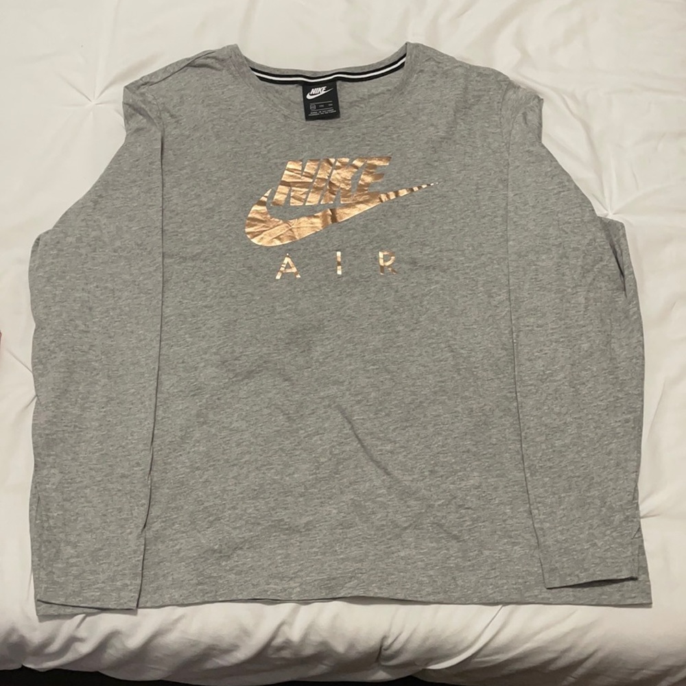 Nike women’s long sleeve shirt